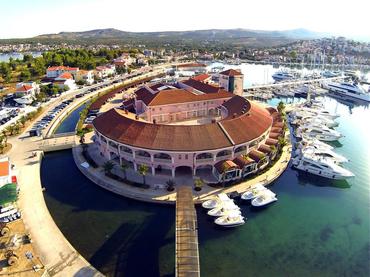 Marina Frapa Resort Rogoznica Exterior foto